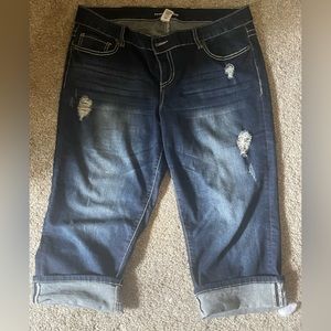 Maurice’s distressed jean capris